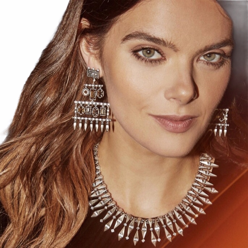 new Kendra Scott® 𖣔 Intricate Articulating Crystal Collar Necklace 𖣔 Rose Gold - Picture 2 of 9
